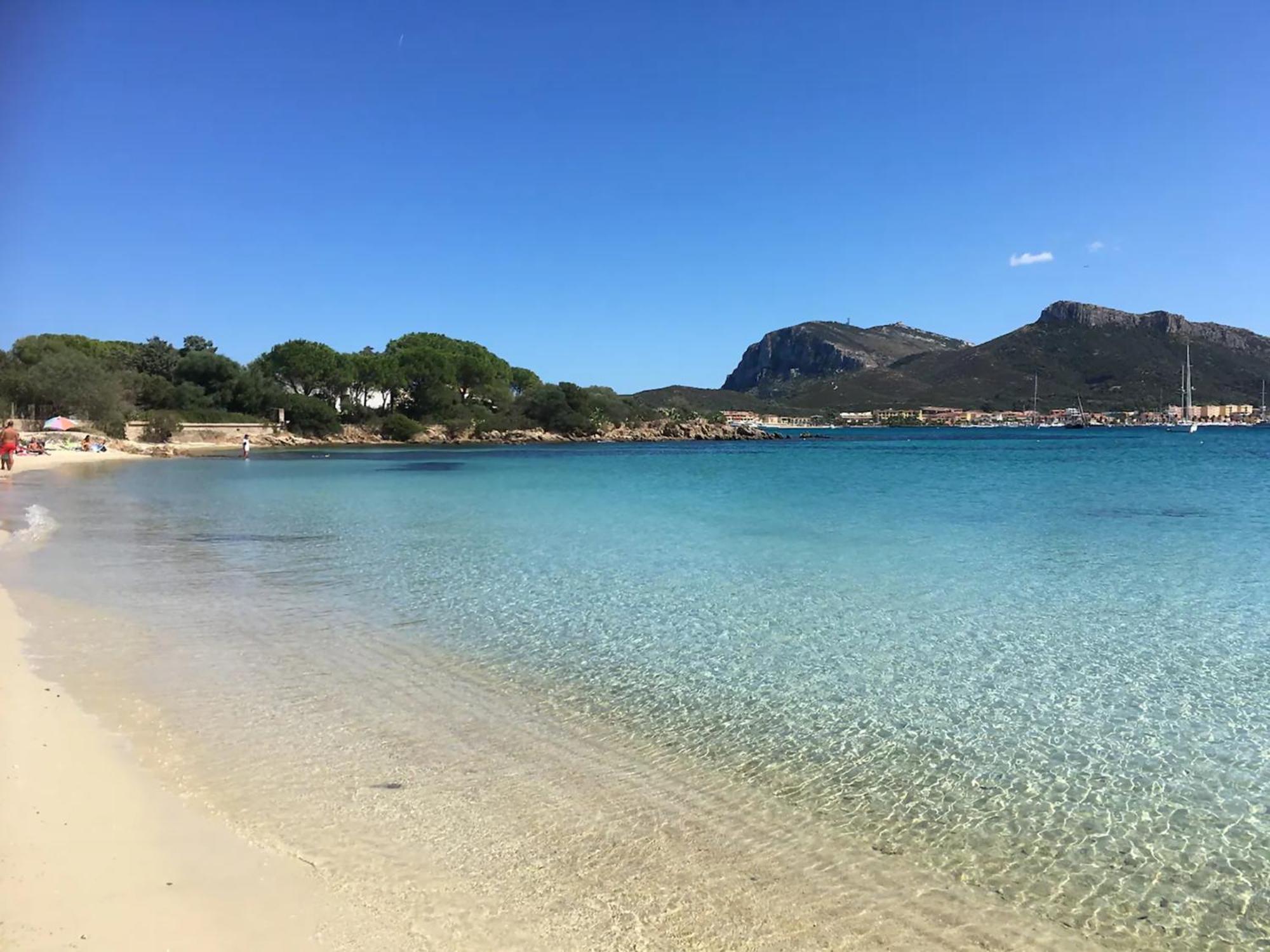 Tramontana Vista Mare 300M Dalla Spiaggia Golfo Aranci Kültér fotó
