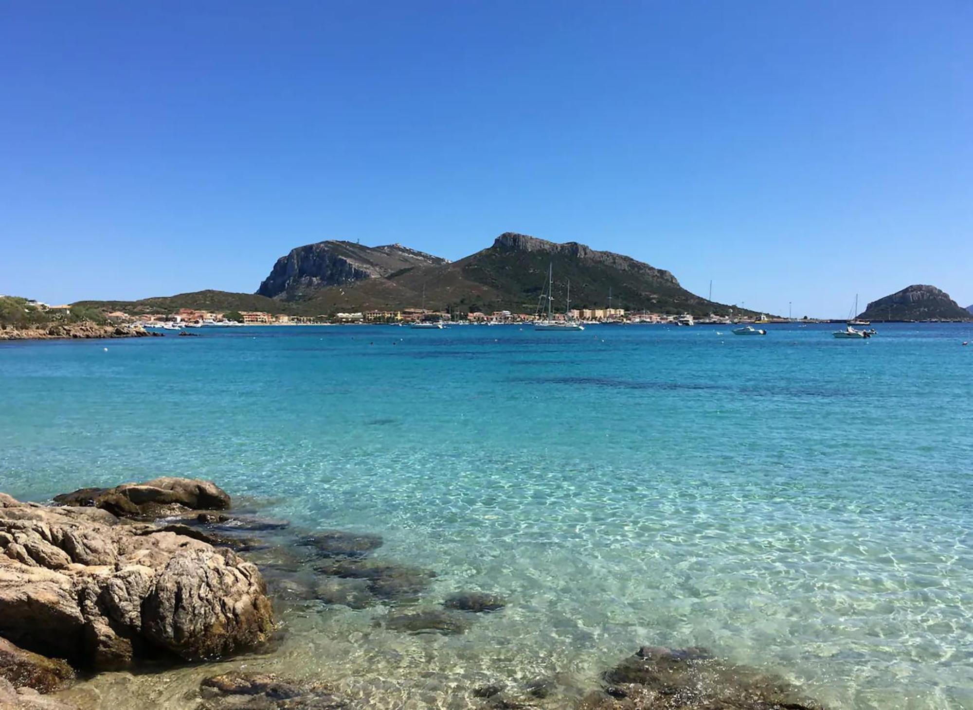 Tramontana Vista Mare 300M Dalla Spiaggia Golfo Aranci Kültér fotó