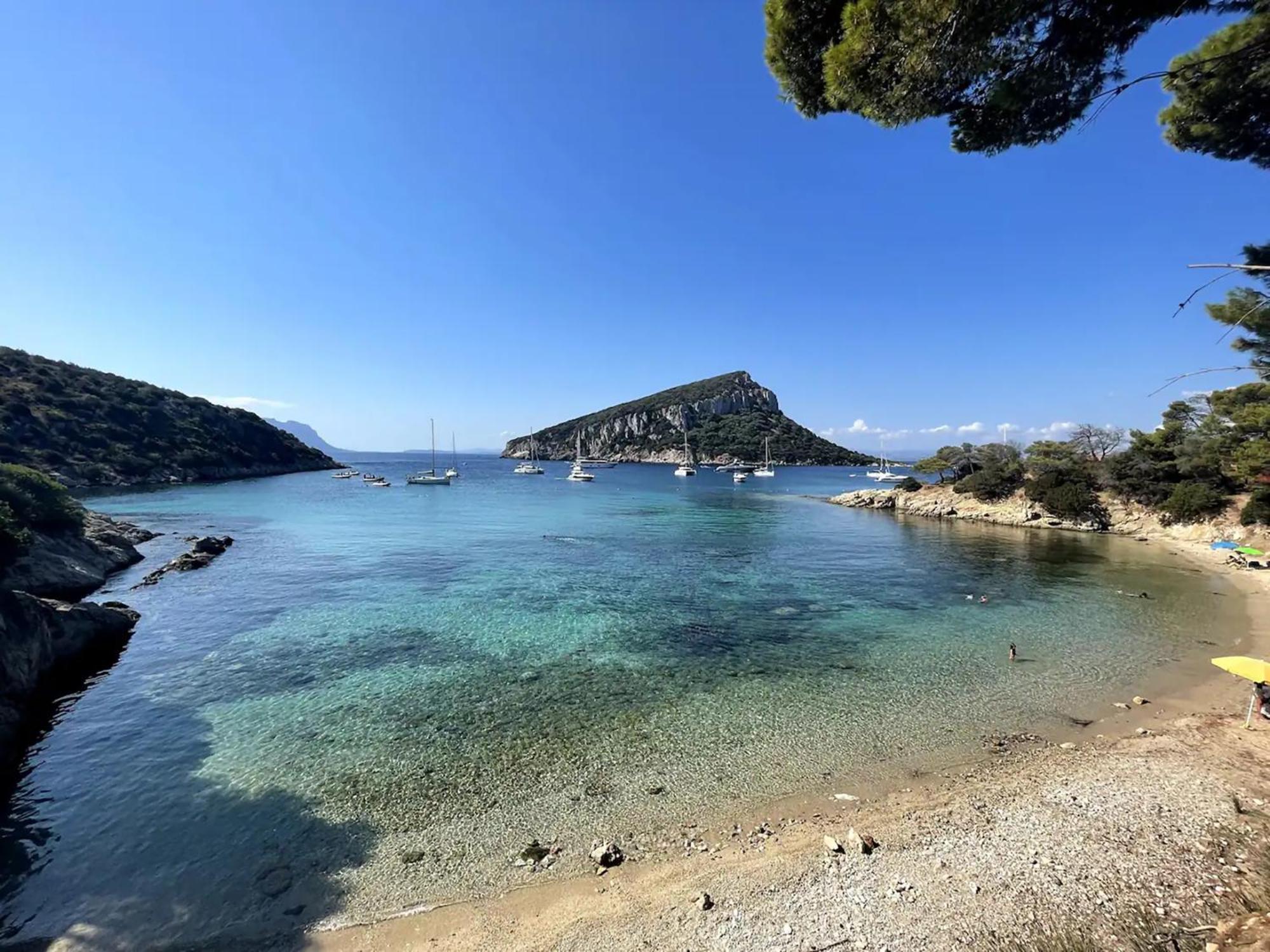 Tramontana Vista Mare 300M Dalla Spiaggia Golfo Aranci Kültér fotó